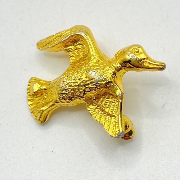 DOTTY SMITH Gold Tone Duck Pin Brooch - Picture 4 of 6